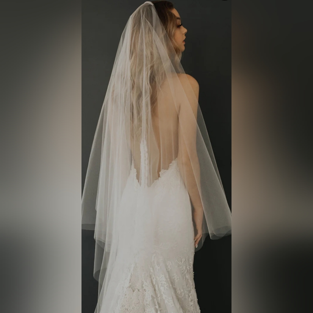 UNTAMED PETALS BY AMANDA JUDGE Sheer Ivory Veil